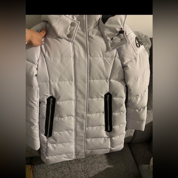 Brand-New Moose Knuckles Winter Jacket - Women’s Size S with Simon’s dust bag ! - Picture 6 of 13
